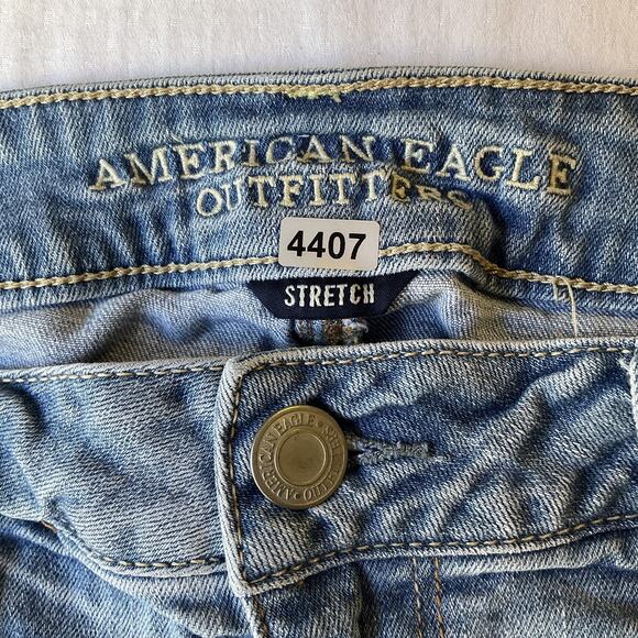 American Eagle Outfitters Women Shorts 14 Light Blue Denim Cutoff 2.5” Inseam - Picture 2 of 10